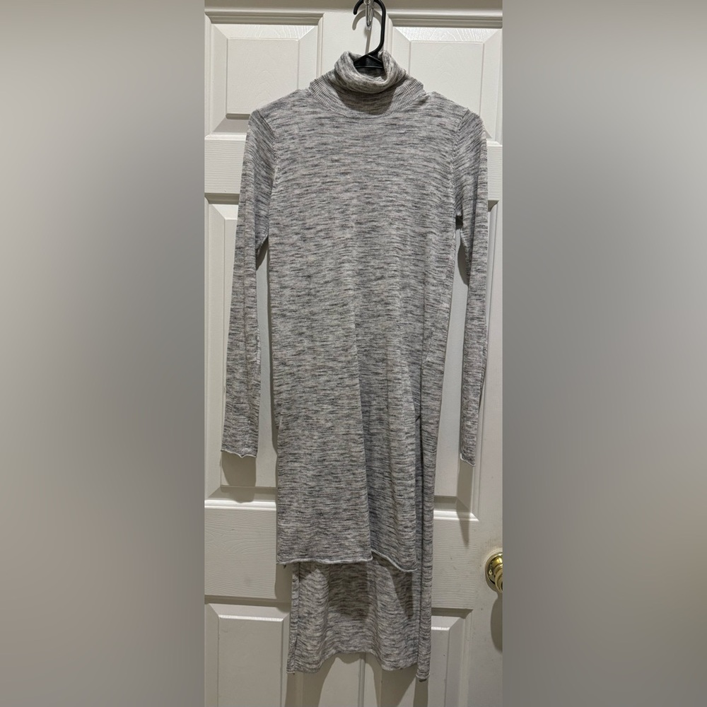 Zara top size small